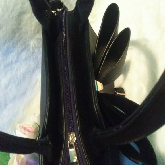 Crossi New York Satchel Crossbody Bag NWT - Picture 9 of 12